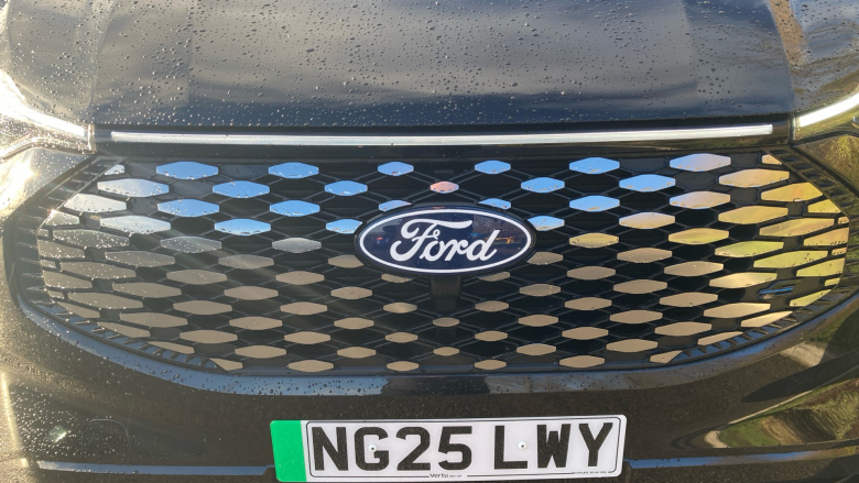 Ford Transit Custom E-320 L1 Rwd 100kW 65kWh H1 Van Limited Auto